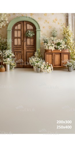 Tło fotograficzne „Rustykalne drzwi z rumiankami i drewnianą komodą” | E861